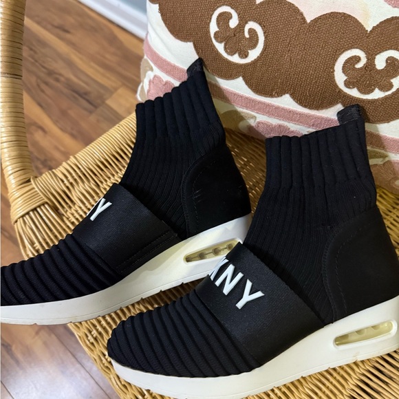 DKNY TEXTILE WEDGE SNEAKER - Picture 3 of 4